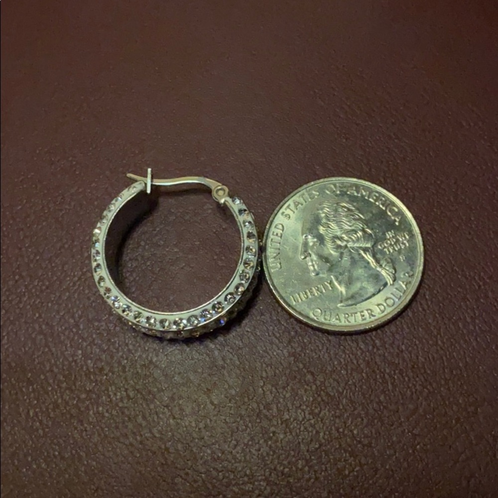 Beautiful earrings - Picture 3 of 6
